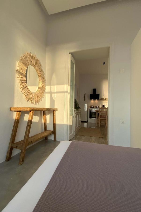 Lyra Seafront Apartment , Paroikia Town Center Bagian luar foto