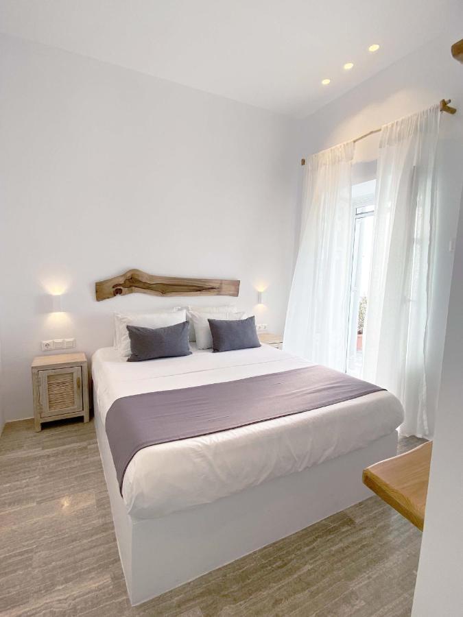 Lyra Seafront Apartment , Paroikia Town Center Bagian luar foto