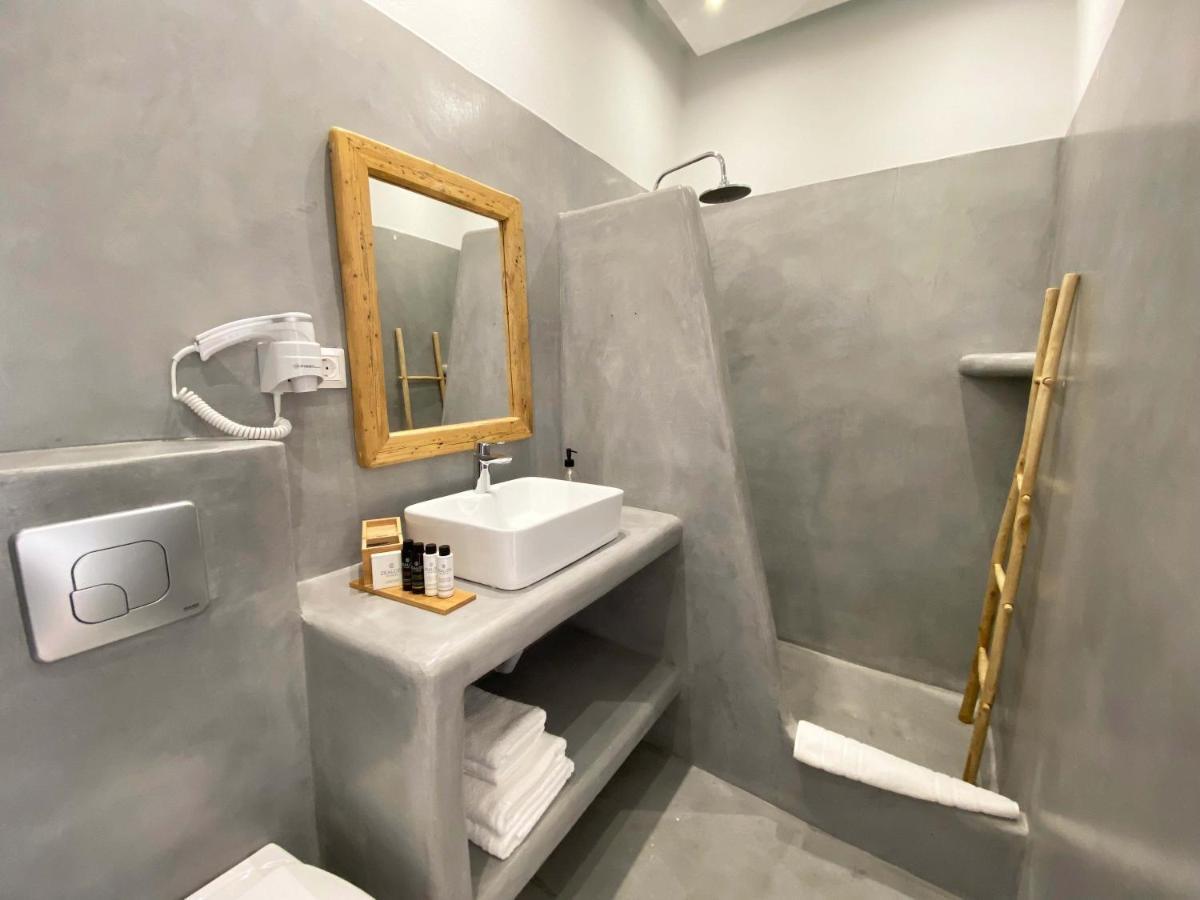Lyra Seafront Apartment , Paroikia Town Center Bagian luar foto