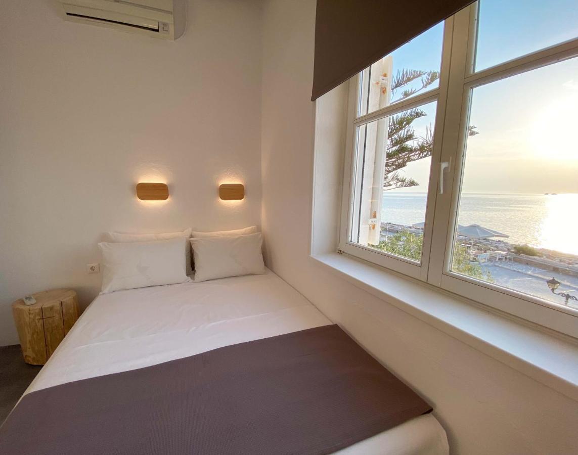 Lyra Seafront Apartment , Paroikia Town Center Bagian luar foto