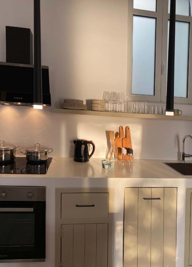 Lyra Seafront Apartment , Paroikia Town Center Bagian luar foto