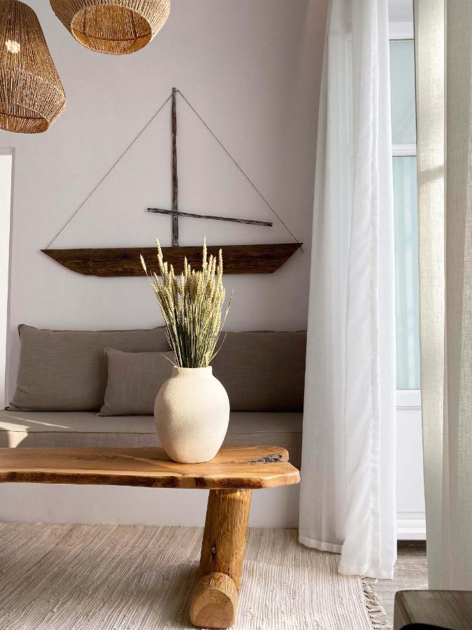 Lyra Seafront Apartment , Paroikia Town Center Bagian luar foto